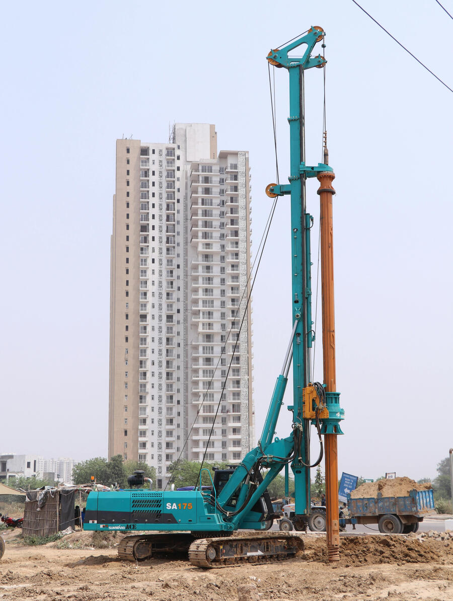 Hydraulic piling rig
